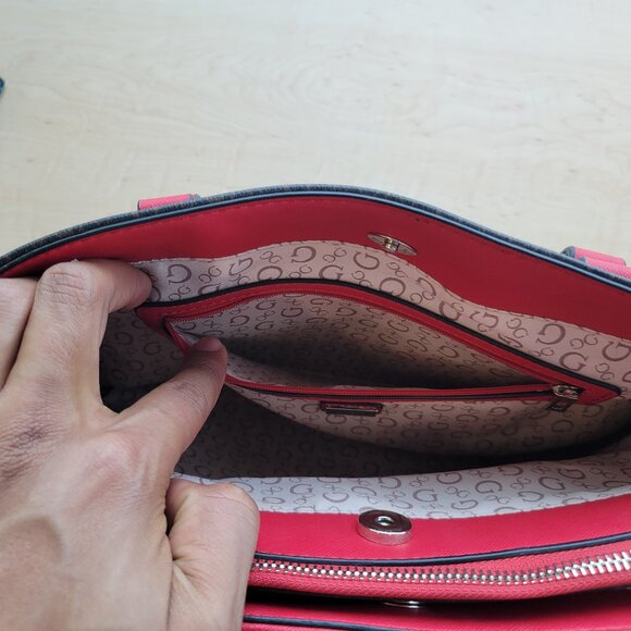 Guess Handbag - Picture 7 of 11